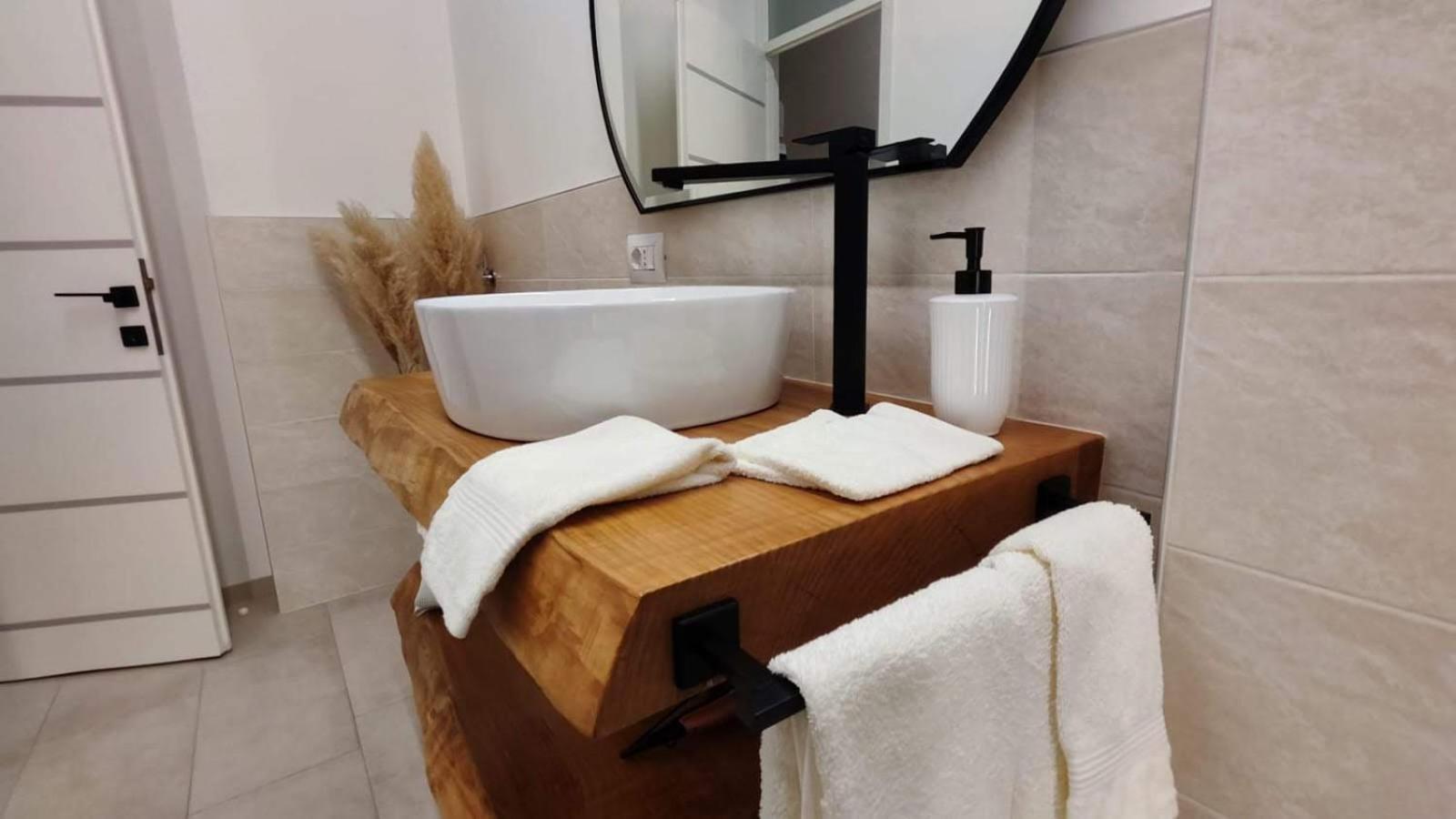 B&B Arcobaleno - 2 Min Walk To Bernina Express Tirano Exterior photo